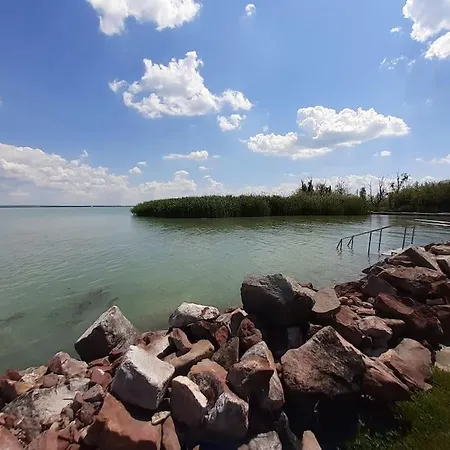 Sziget-lak, Strandkozeli Nyaralo Semesterbostad Ábrahámhegy