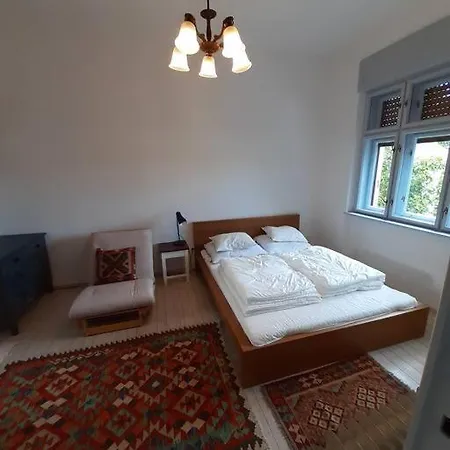 Semesterbostad Sziget-lak, Strandkozeli Nyaralo *