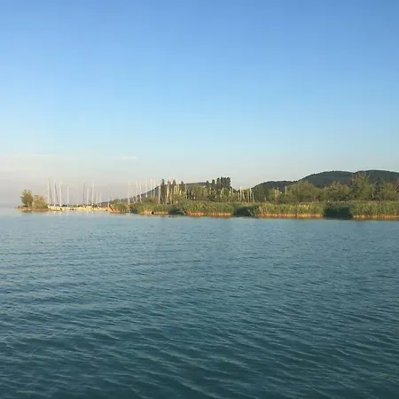 Semesterbostad Sziget-lak, Strandkozeli Nyaralo