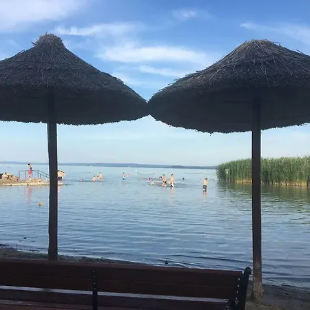 Sziget-lak, Strandkozeli Nyaralo Semesterbostad *