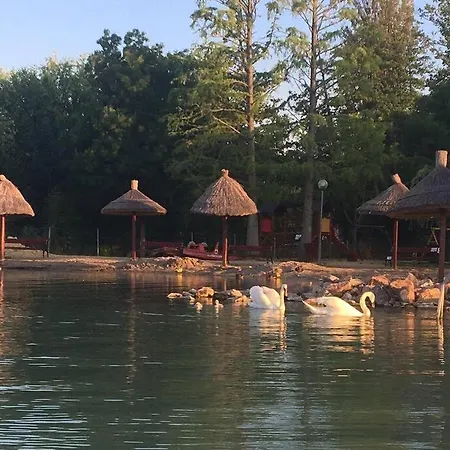 Sziget-lak, Strandkozeli Nyaralo Semesterbostad Ábrahámhegy