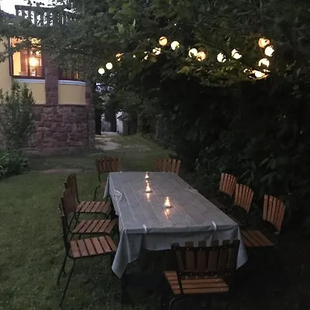 Semesterbostad Sziget-lak, Strandkozeli Nyaralo *